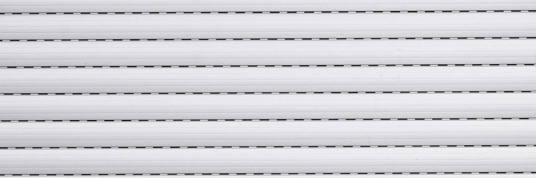 Instalação de estores por tecnico profissional da Líder Reparação de Estores